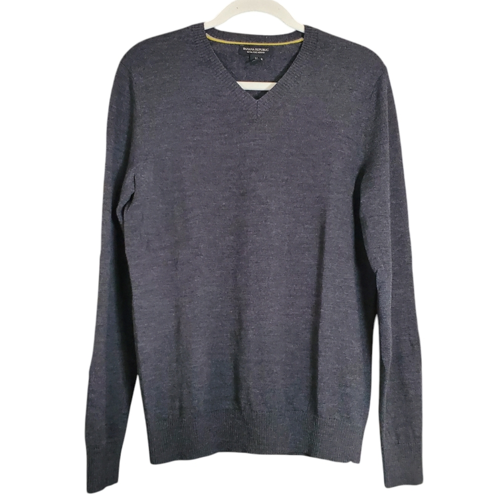 Men's Gray Merino Wool Lightweight Longsleeve V-neck Sweater Dark Academia